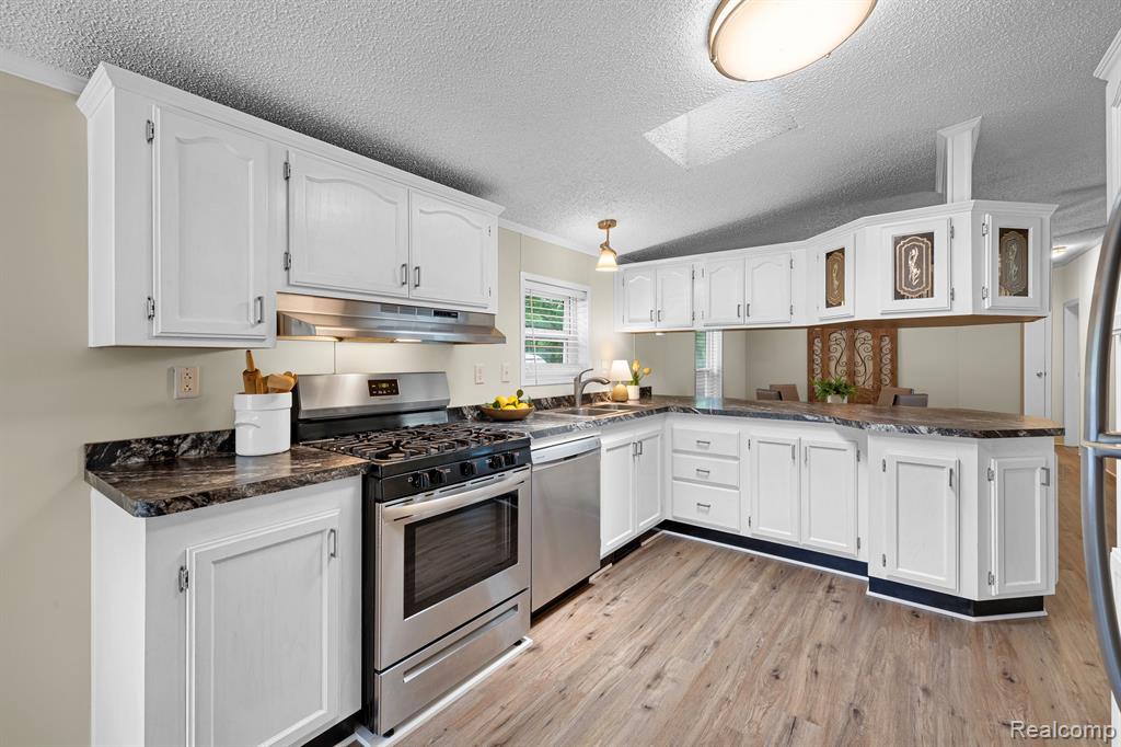 2692 GREG Avenue, Brighton, MI 48114 — Photo 14