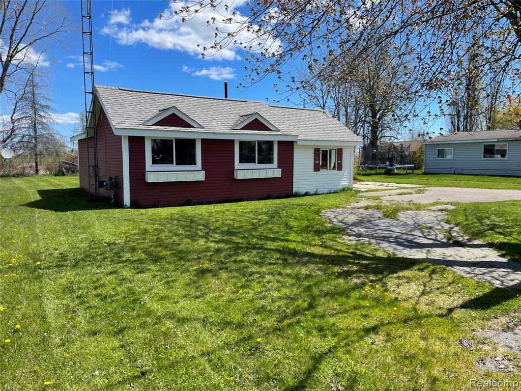1847 S Riverside Drive, Au Gres, MI 48703 — front exterior