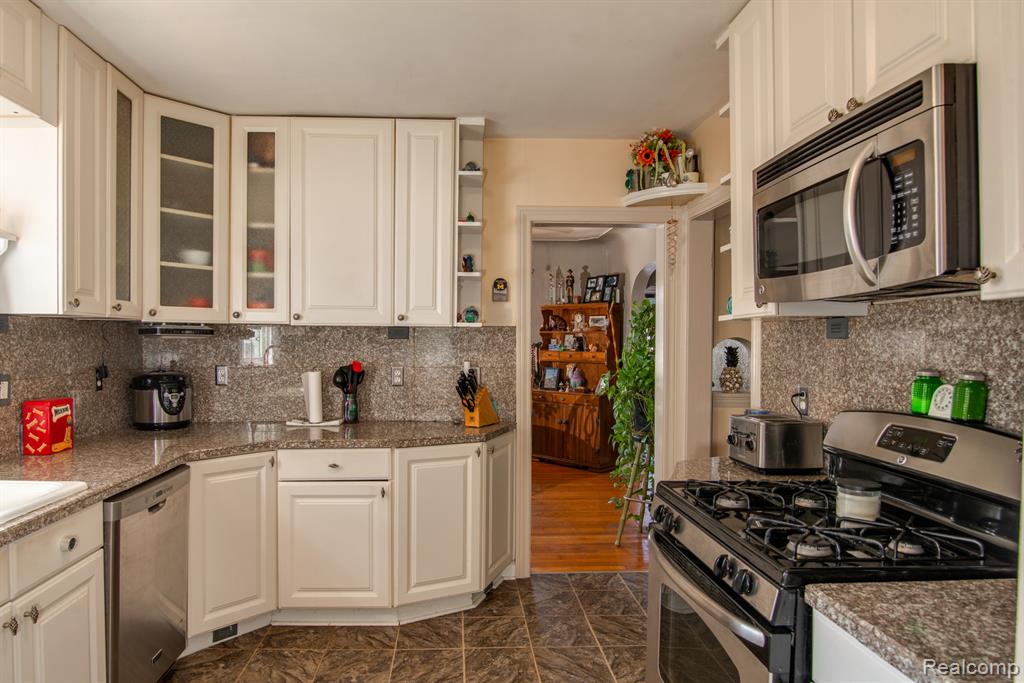 657 Monroe Avenue, Mount Morris, MI 48458 — Photo 9