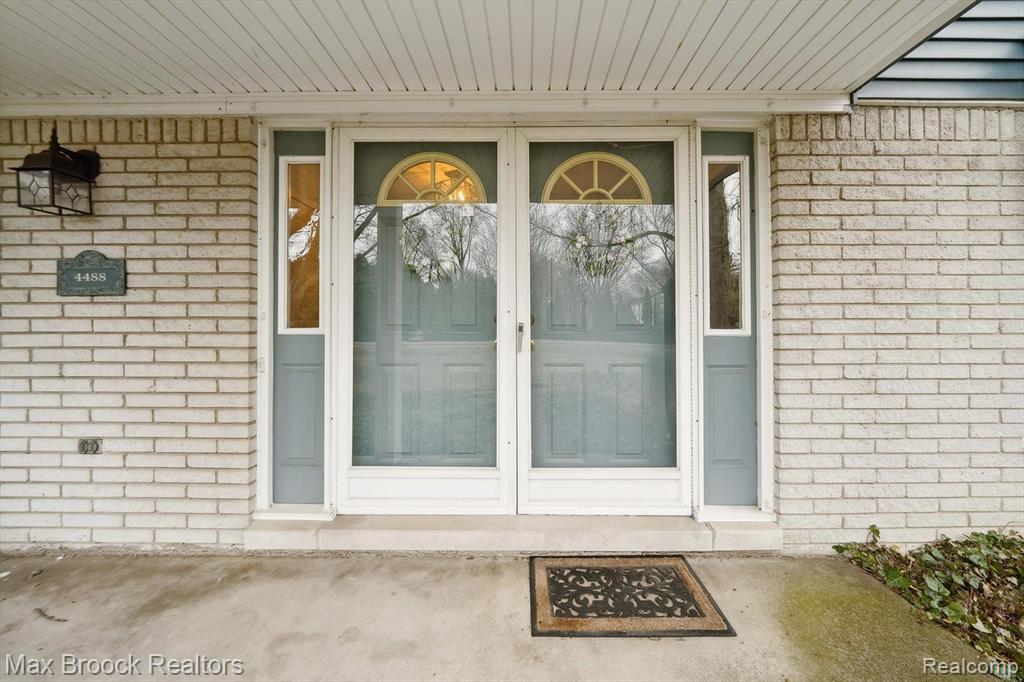 4488 BEACH Road, Troy, MI 48098 — Photo 4