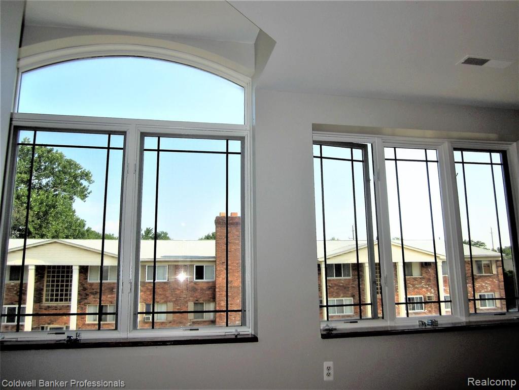 614 E Eleven Mile Road, Royal Oak, MI 48067 — Photo 17