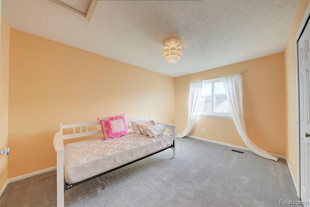 1040 Spirea, Howell, MI 48843 — Photo 25