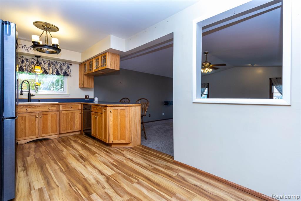 919 Elmsford Drive, Clawson, MI — Photo 9