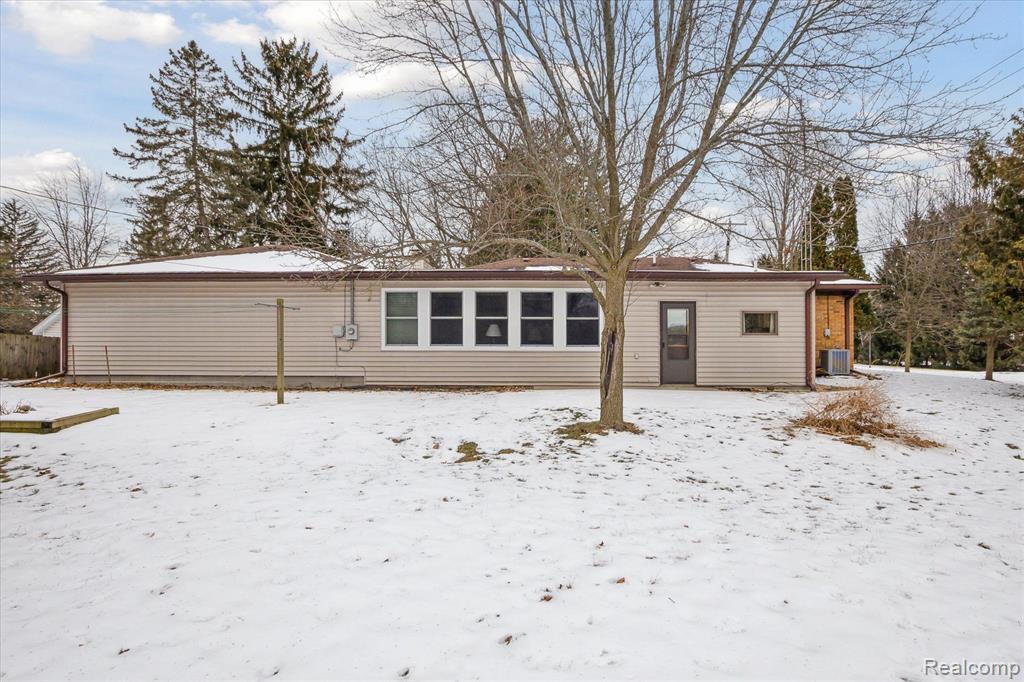 310 TAYLOR Lane, Chelsea, MI 48118 — Photo 41