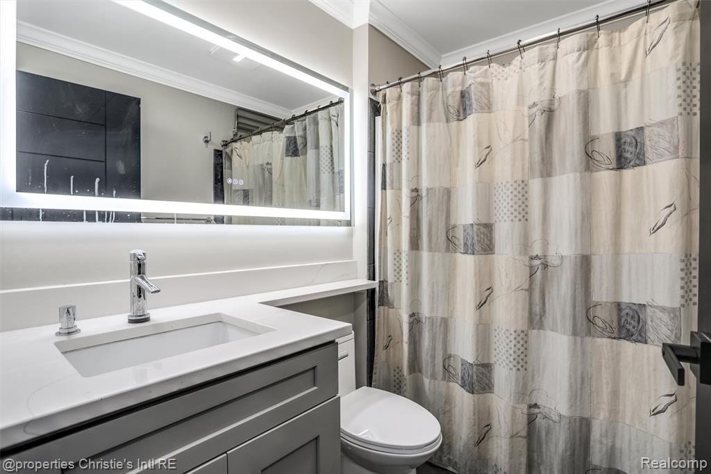 2542 WOODWARD Avenue, Detroit, MI 48201 — Photo 14