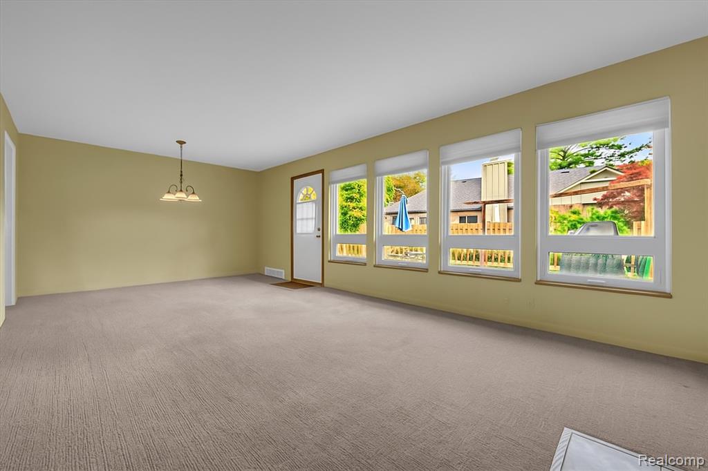 1076 Stratford Lane, Bloomfield Hills, MI 48304 — Photo 11