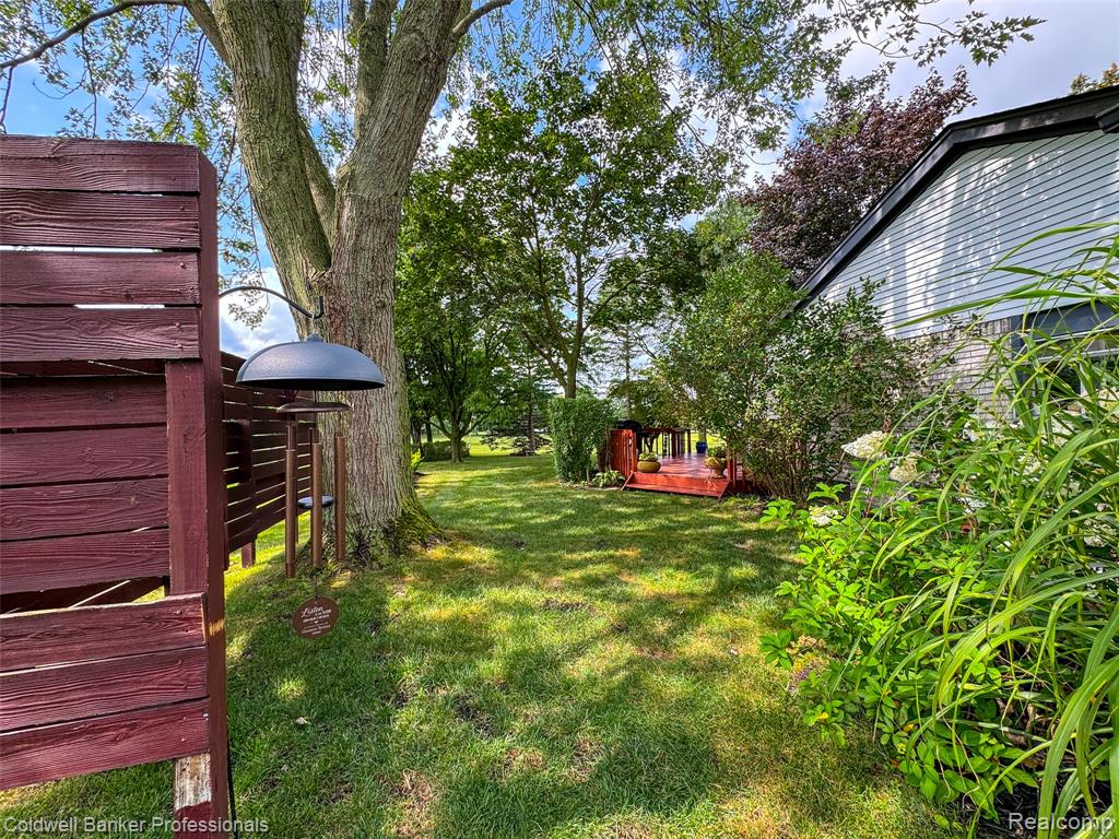 5075 Bayside Drive, Troy, MI 48098 — Photo 33