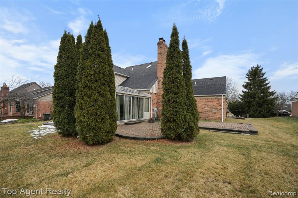445 LEXINGTON Drive, Rochester Hills, MI 48307 — Photo 45