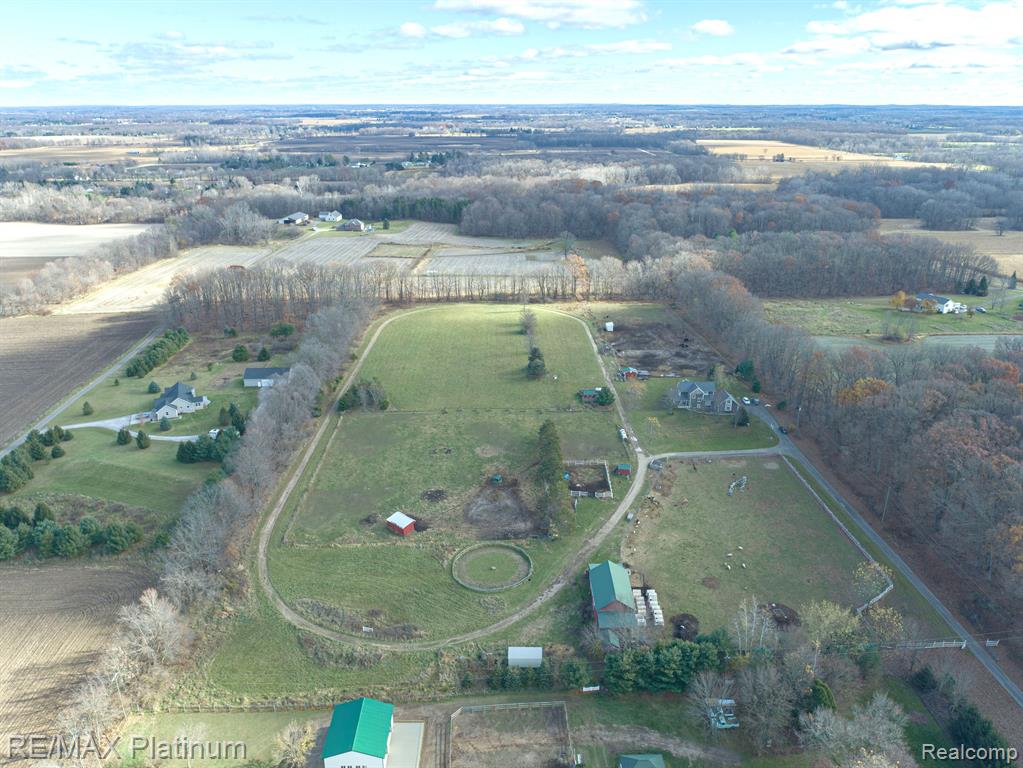 536 N CEDAR Road, Fowlerville, MI 48836 — Photo 49