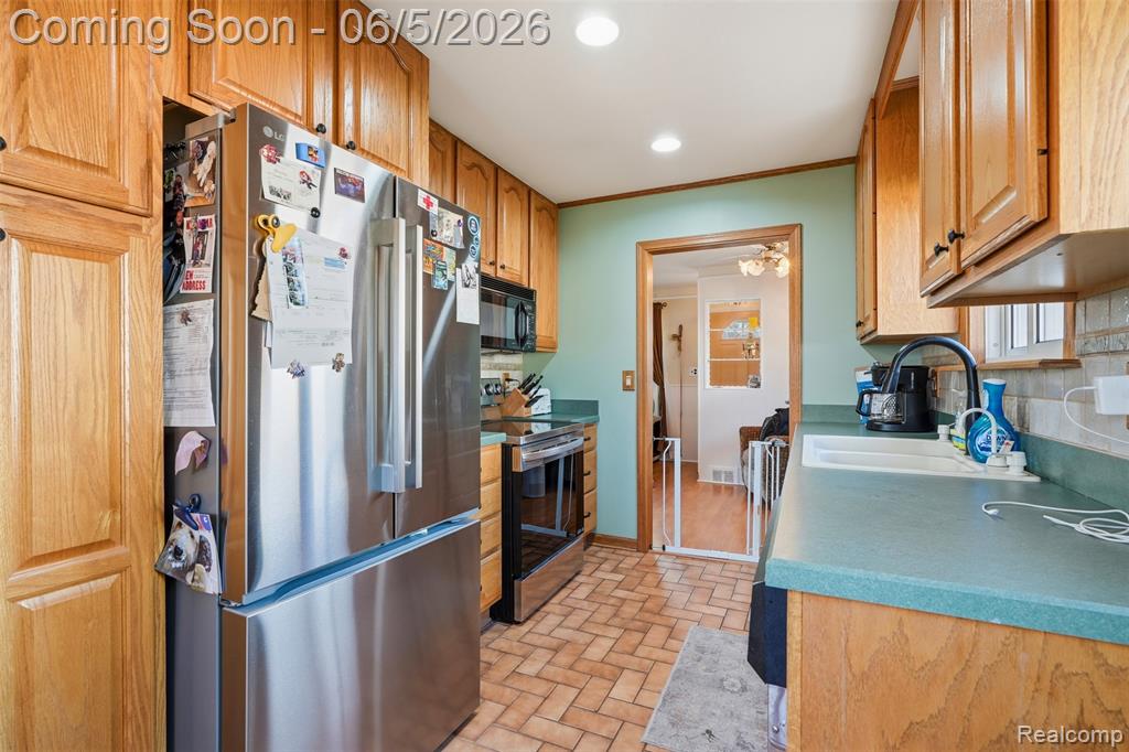 17968 Summer Lane S, Fraser, MI 48026 — Photo 9