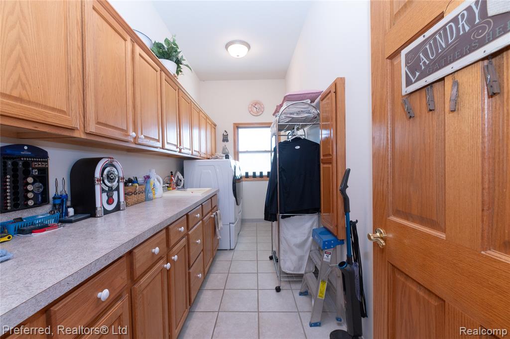 9769 Fawnwood Drive, Carleton, MI 48117 — Photo 25