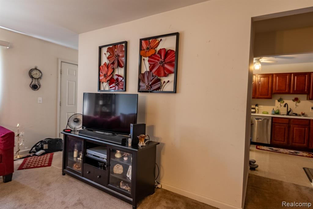 16233 TERRACE VILLAGE Drive, Taylor, MI 48180 — Photo 8