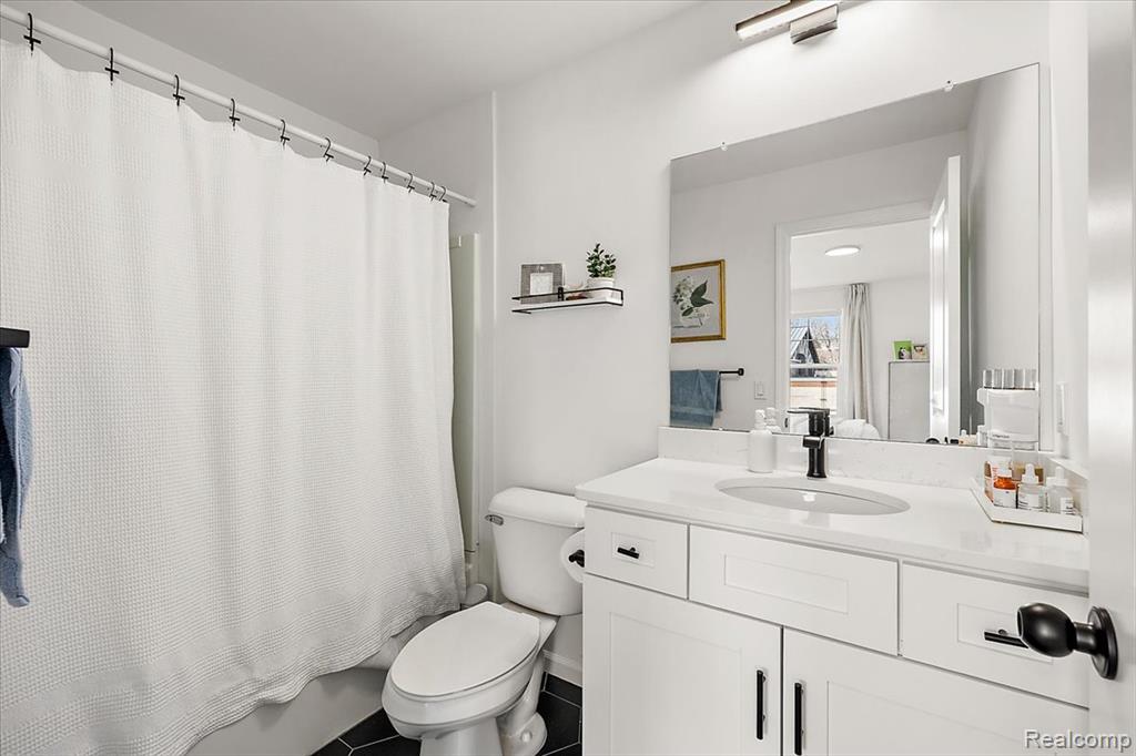3927 Trailway Commons Circle, Auburn Hills, MI 48326 — Photo 22