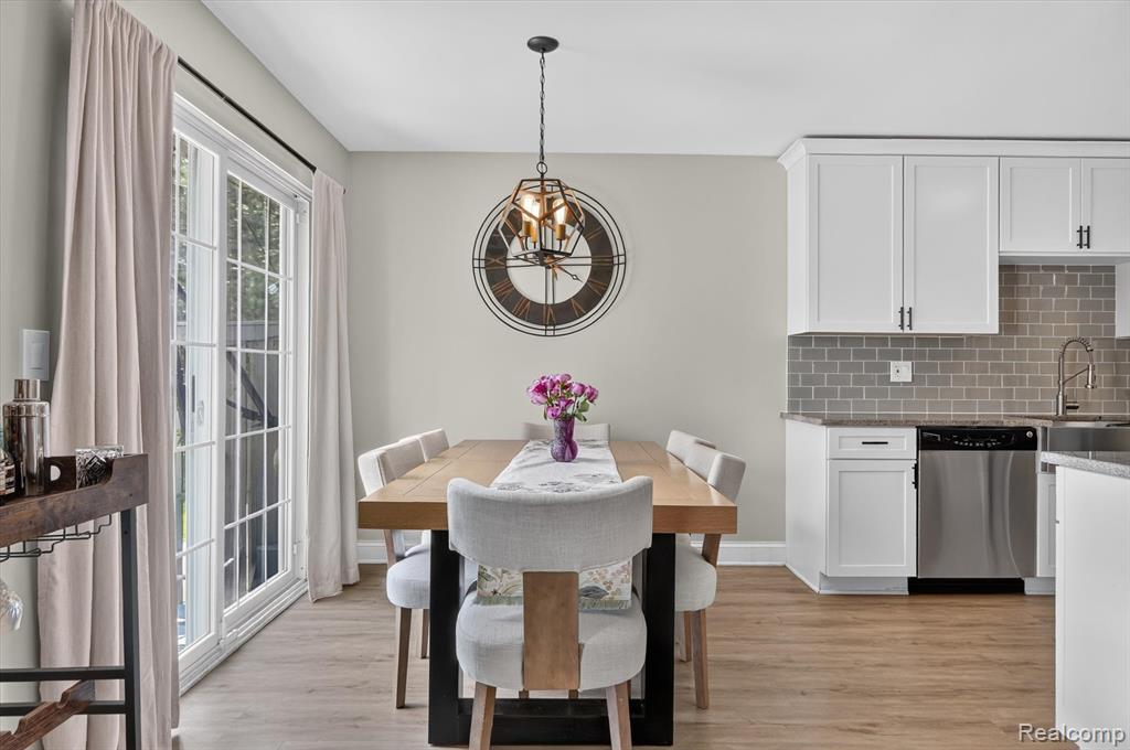 532 Winwood Circle, Walled Lake, MI 48390 — Photo 8