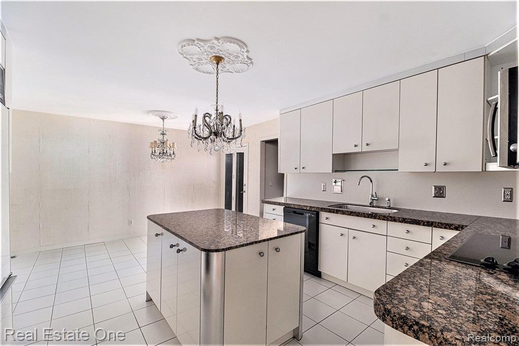 36824 ELK Cove, 27, Farmington Hills, MI 48331 — Photo 10