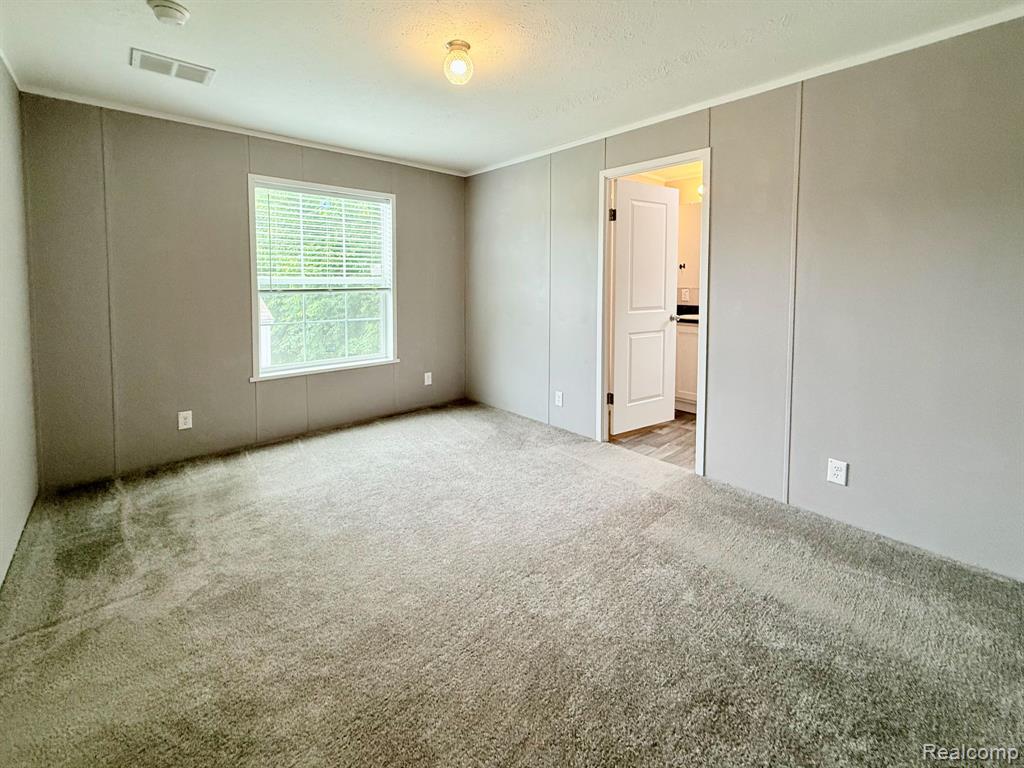 258 Diamond Circle, Whitmore Lake, MI 48189 — Photo 9