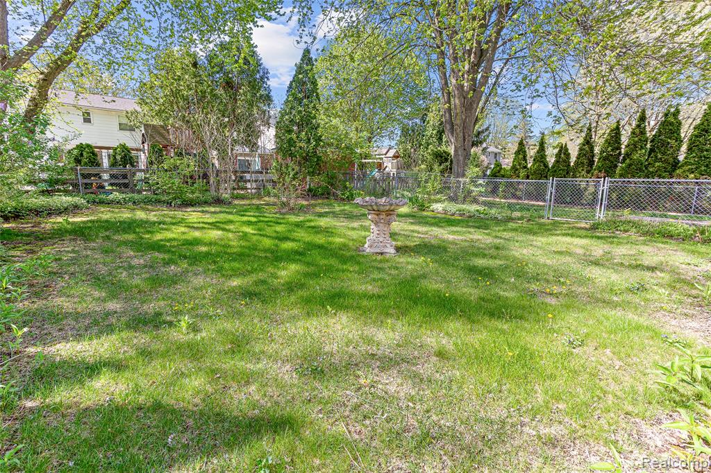 46323 Gainsborough Drive, Canton, MI 48187 — Photo 15