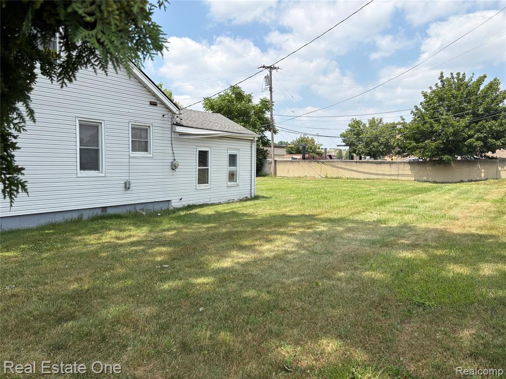5873 Elmgrove Avenue, Warren, MI 48092 — Photo 13