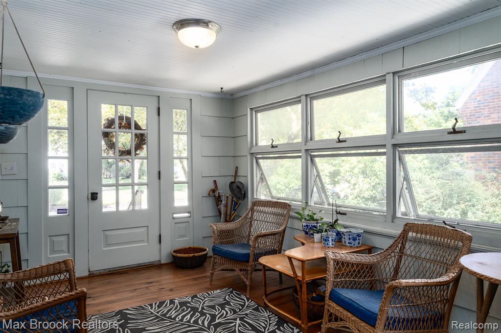 9 WOODSIDE PARK Boulevard, Pleasant Ridge, MI — Photo 4