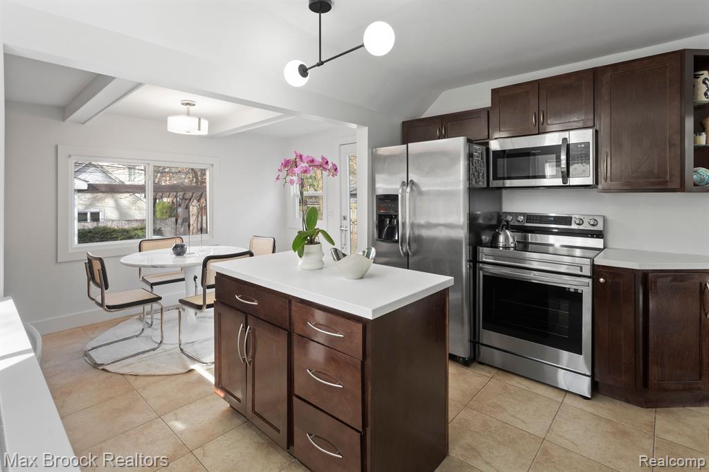 850 W LINCOLN Street, Birmingham, MI 48009 — Photo 11