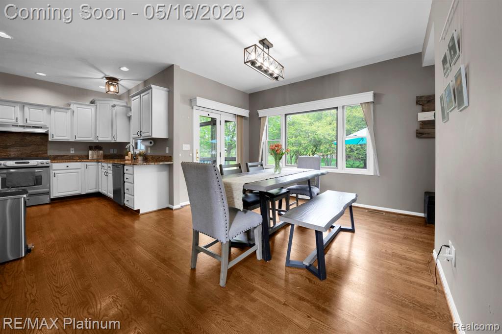 5043 Oak Bluff Court, Howell, MI 48843 — Photo 12