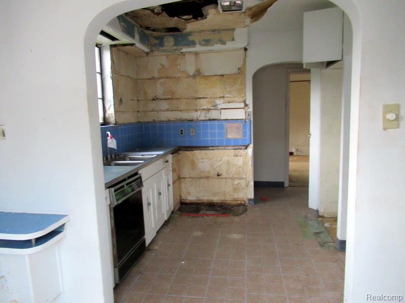4650 Devonshire Road, Detroit, MI 48224 — Photo 9