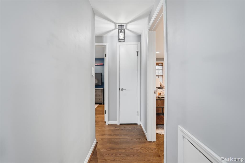 373 Hillcrest Avenue, Grosse Pointe Farms, MI 48236 — Photo 30