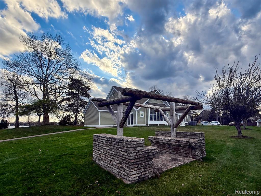 1430 Benvenue Street, Sylvan Lake, MI 48320 — Photo 89