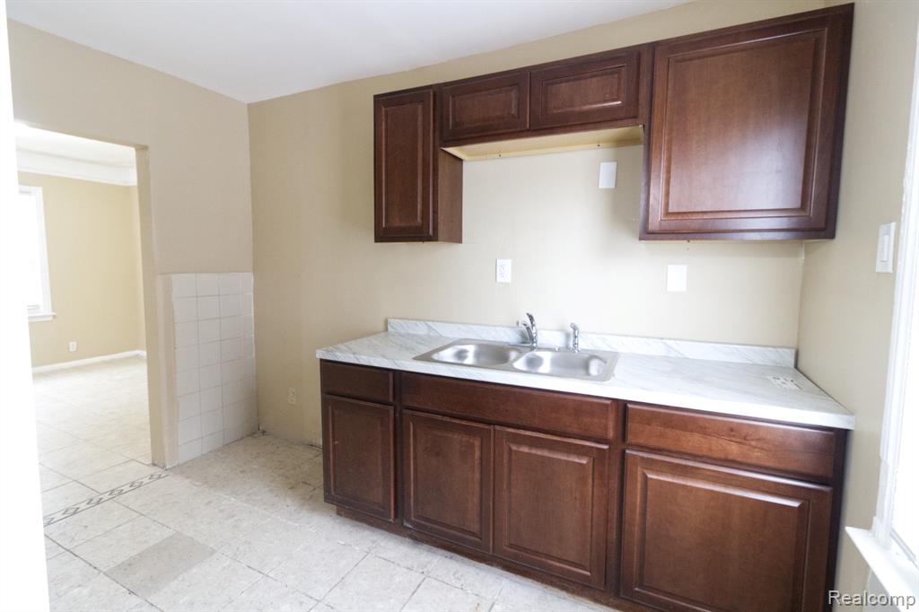 8096 Chamberlain Street, Detroit, MI 48209 — Photo 8