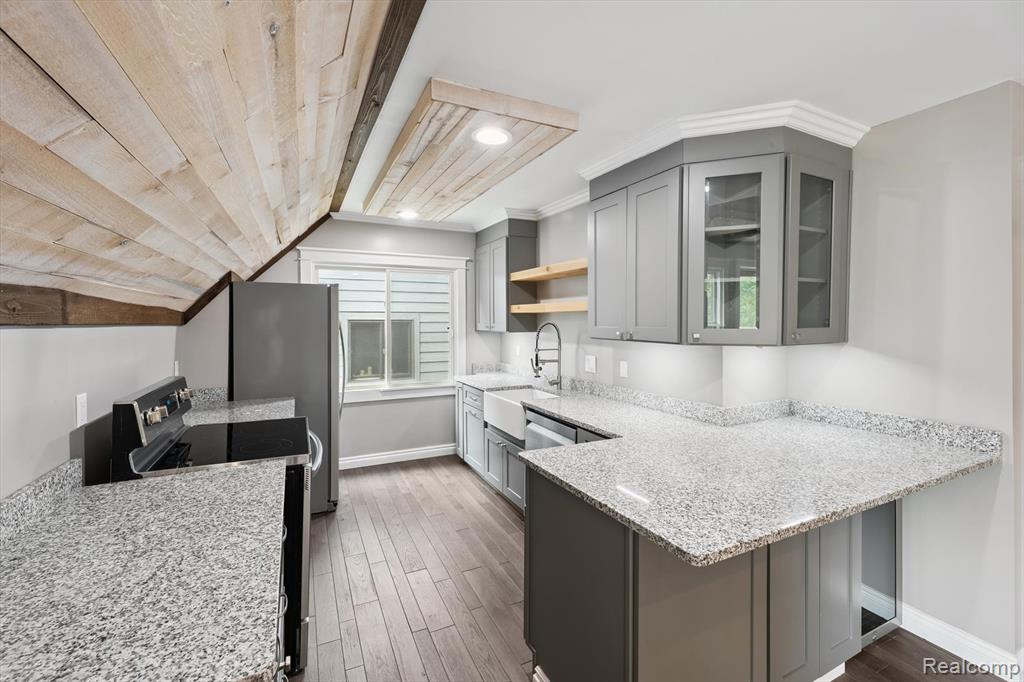 9824 Hidden Acres, South Lyon, MI 48178 — Photo 8
