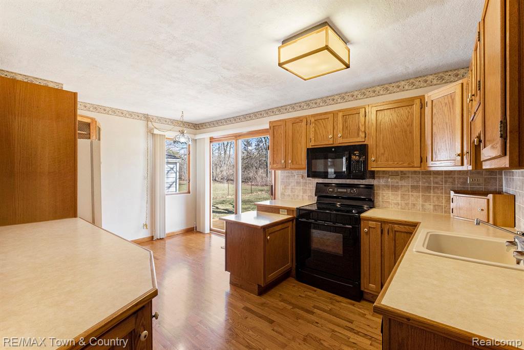 440 CRESTVIEW Street, Flushing, MI 48433 — Photo 9