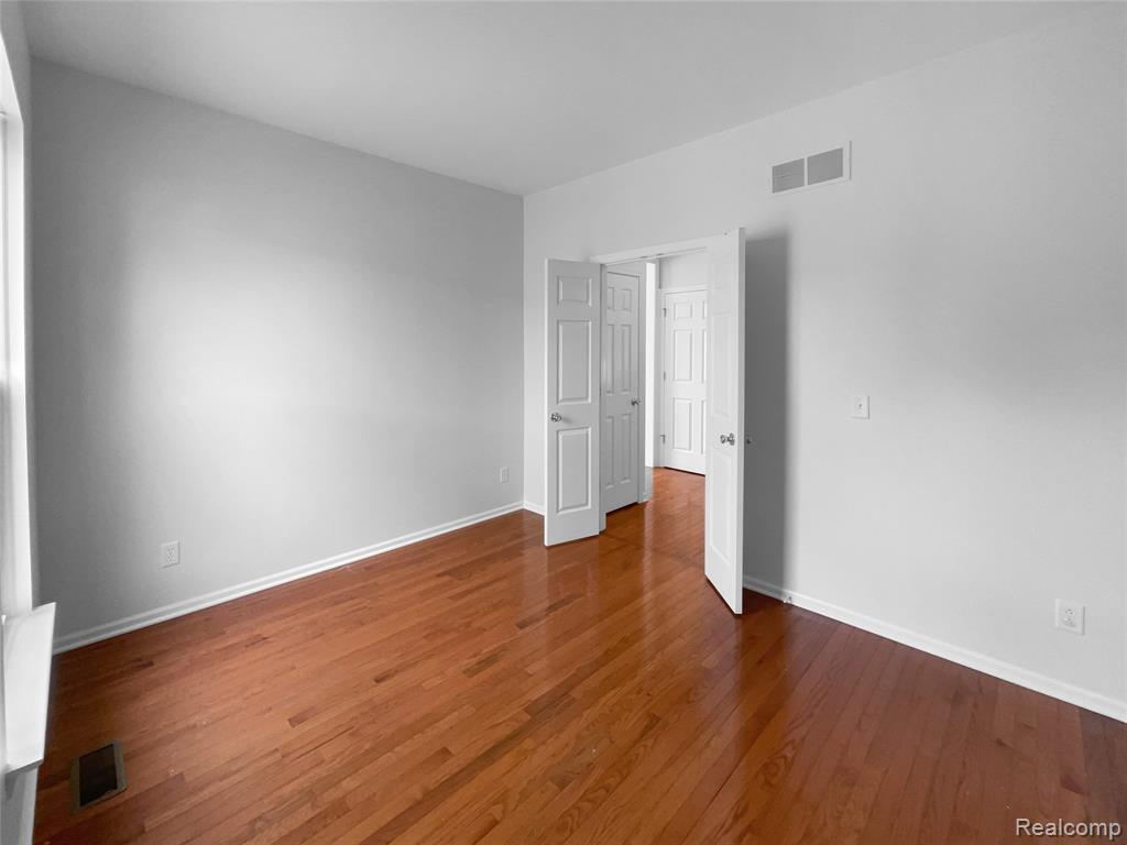 1960 Frances Way, Ypsilanti, MI 48198 — Photo 17