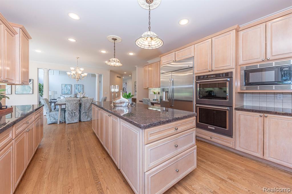5003 HICKORY POINTE Drive, Orchard Lake Village, MI 48323 — Photo 34