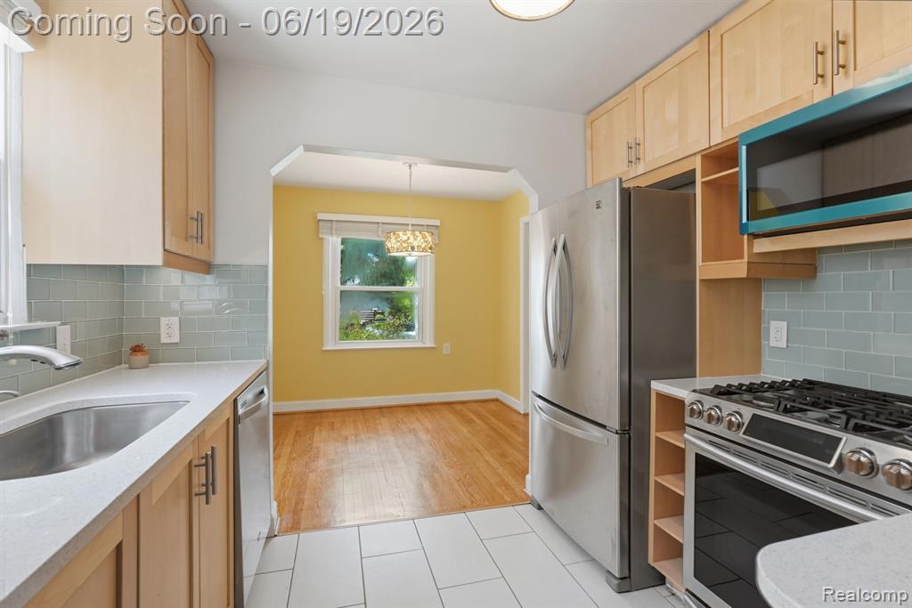 808 N Edison Avenue, Royal Oak, MI 48067 — Photo 8