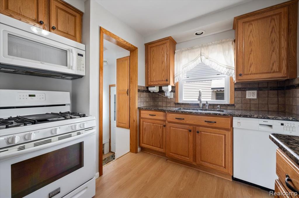 4044 18th Street, Wyandotte, MI 48192 — Photo 10