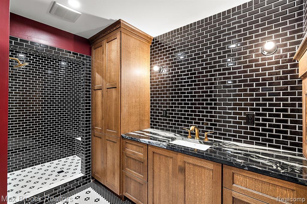 47900 W Nine Mile Road, Novi, MI — Photo 52