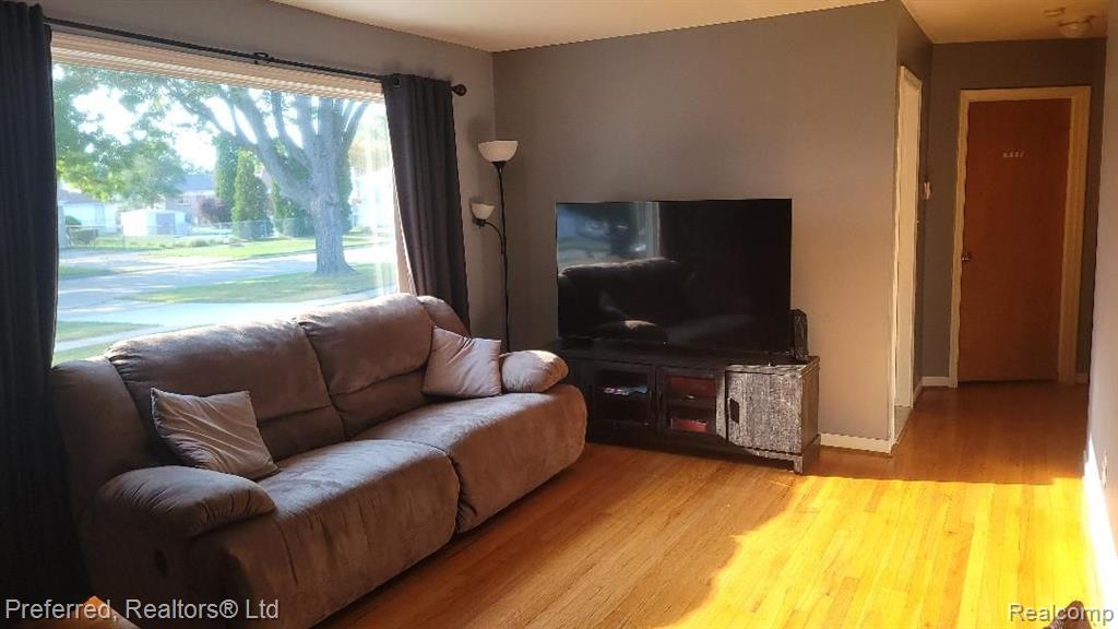520 Harrison, Garden City, MI — Photo 2
