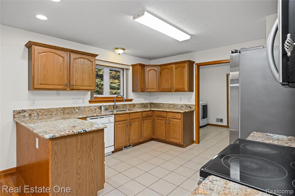 4438 Great Oaks Drive, Grand Blanc, MI 48439 — Photo 21