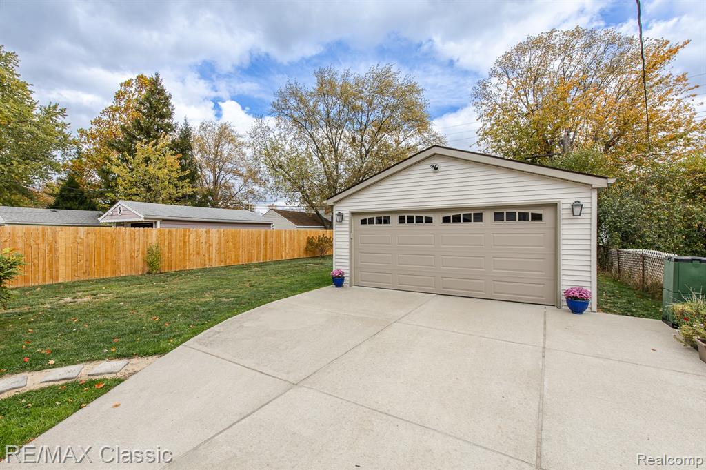 4422 Rosewold Avenue, Royal Oak, MI 48073 — Photo 3