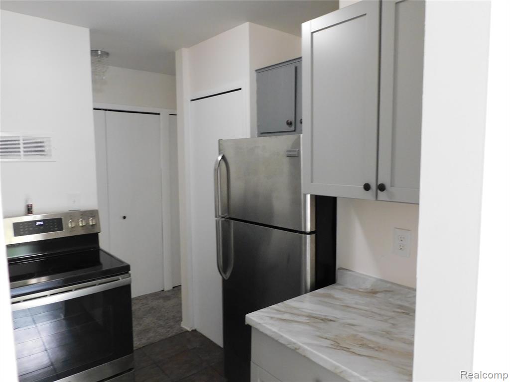 30268 Southfield Road, 229, Southfield, MI 48076 — Photo 8