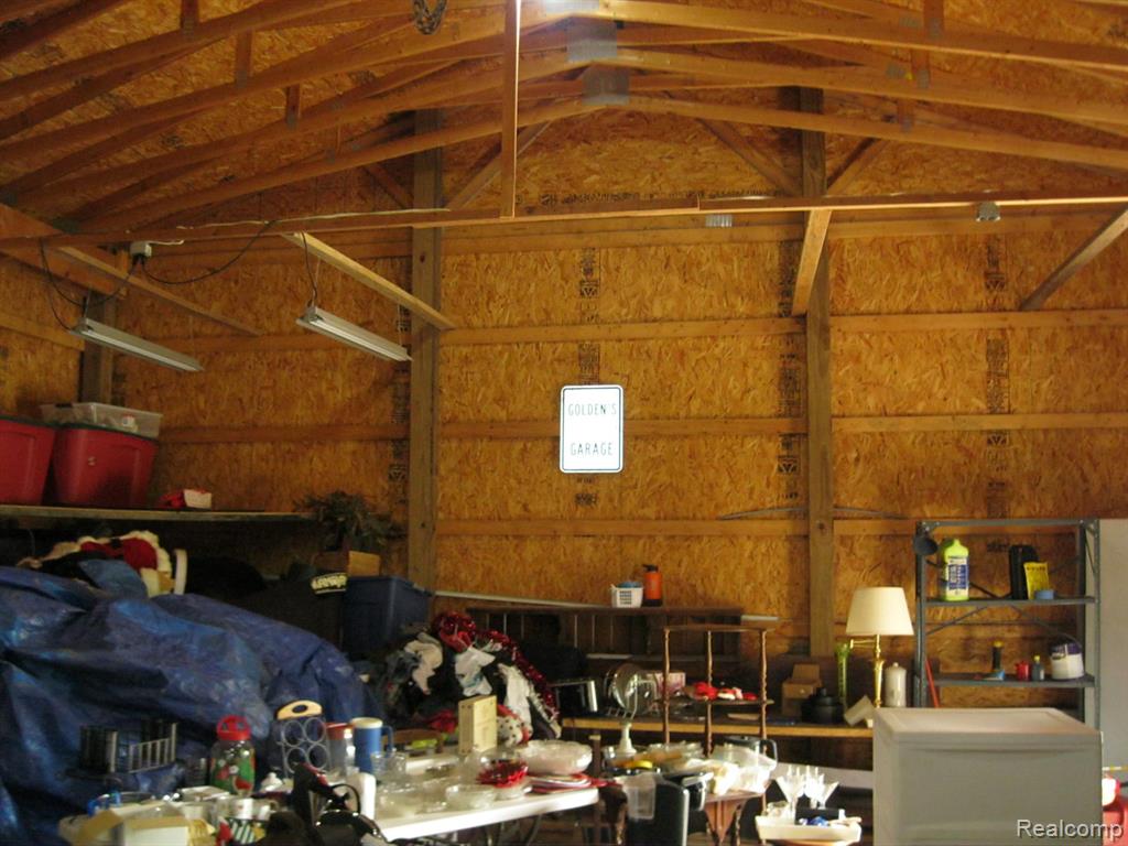 4500 Pommore, Milford, MI 48380 — Photo 25