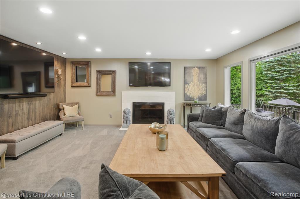 4713 Mada Court, West Bloomfield, MI — Photo 9