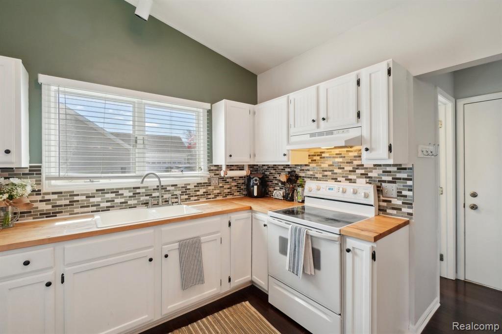 8061 ROSE Lane, Goodrich Vlg, MI — Photo 5