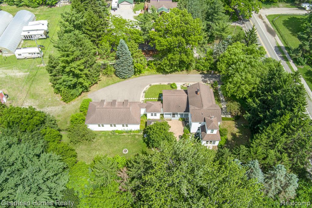6296 Elizabeth Lake Road, Waterford, MI 48327 — Photo 97