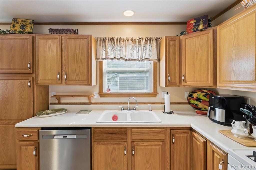10069 Fisher Lake Road, St. Helen, MI 48656 — Photo 15