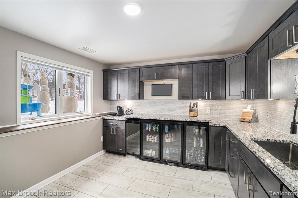 11412 Delmar Drive, Fenton, MI 48430 — Photo 26