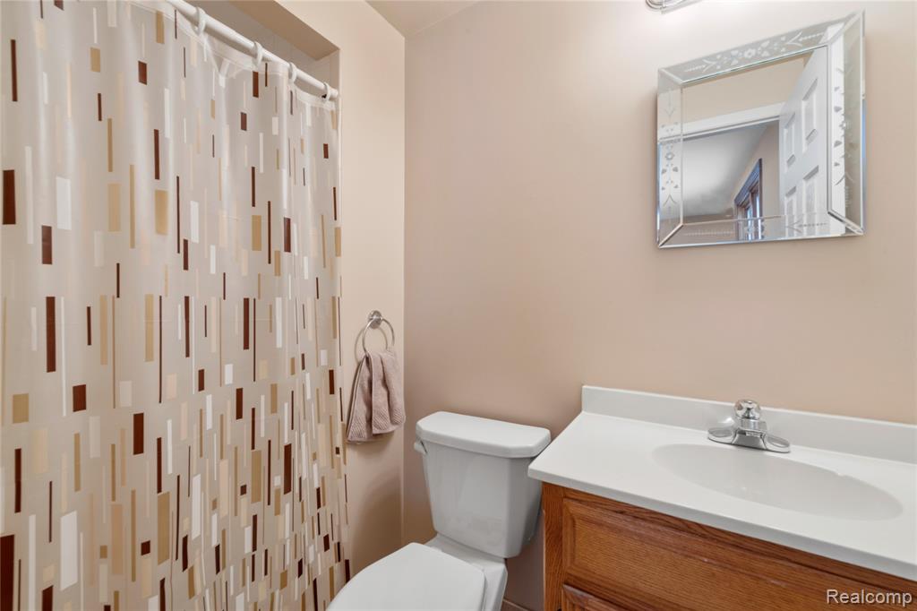 4902 Hubbard Drive, Troy, MI 48085 — Photo 20