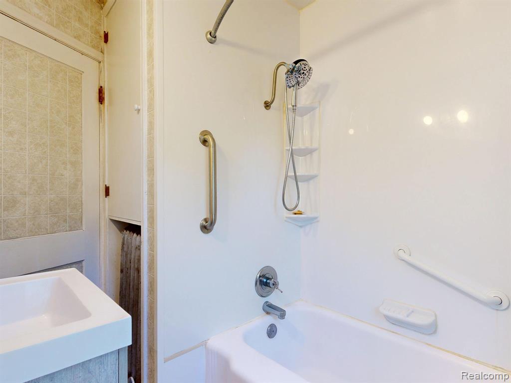 4455 N Genesee Road, Flint, MI 48506 — Photo 22
