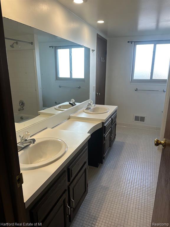 4429 ROSE MARY Drive, Sterling Heights, MI 48310 — Photo 46