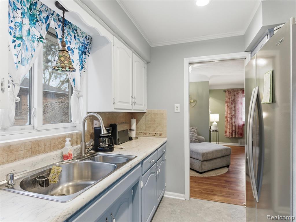 8878 Merriman Road, Livonia, MI 48150 — Photo 9